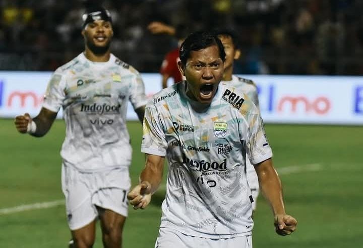 Pemain Persib Bandung, Adam Alis merayakan golnya ke gawang Semen Padang, Senin (10/3/2025) Dok. Persib Bandung