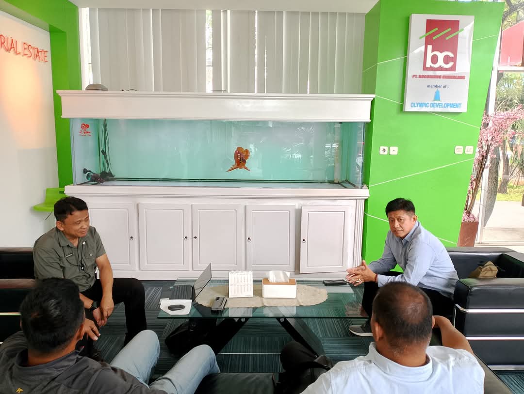 Kepala DPMPTSP Kabupaten Sukabumi melakukan kunjungan studi ke Sentul Industrial Estate, kawasan industri milik PT. Bogorindo Cemerlang di Kabupaten Bogor. (FOTO : NANDI/ RADARSUKABUMI)