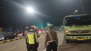 Arus Mudik Lebaran, Kendaraan Sumbu 3 Sudah Dilarang Melintas di Exit Tol Bocimi