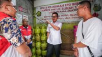 Pastikan Stok LPG 3 Kg Aman, Pertamina Patra Niaga Regional JBB Dampingi Wakil Menteri BUMN Kunjungi Pangkalan di Kota Bandung