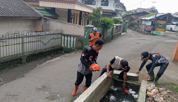 Tim Satgas BPBD Obok-obok Daerah Rawan Banjir