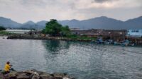 Serunya Mancing di Area Dermaga Dua Palabuhanratu, Bikin Lupa Waktu Berbuka