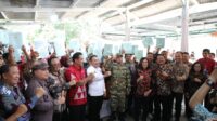Menteri ATR/BPN Serahkan 965 Sertipikat Konsolidasi Tanah di Semarang