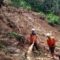 Petugas gabungan melakukan pencarian dan pertolongan korban hilang karena banjir di Sukabumi, Jawa Barat, Minggu (9/3/2025). (BNPB)