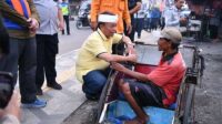 Dedi Mulyadi Berikan Insentif Lebaran untuk Penarik Becak dan Kusir Delman di Cirebon, Sekda Herman Bilang Begini