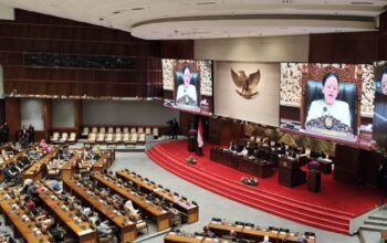 Ketua DPR RI Puan Maharani memimpin Rapat Paripurna di kompleks parlemen, Jakarta, Kamis (20/3/2025).