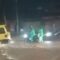 Tangkapan layar video banjir bandang di sekitar rest area Gunung Mas, Puncak, Kabupaten Bogor, Jawa Barat, Minggu (2/2/2025) malam. (Relawan dan Warga)