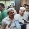 Gubernur Jawa Barat Dedi Mulyadi dan Sekda Jabar Herman Suryatman saat memberikan keterangan di Gedung DPRD Jabar Bandung, Senin (3/3/2025).