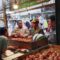 Kepala Dinas Peternakan Kabupaten Sukabumi, Drh. Asep Kurnadi, saat mendampingi Sekda Kabupaten Sukabumi, Ade Suryaman, untuk memastikan harga dan stok telur ayam  di Pasar Parungkuda. 
