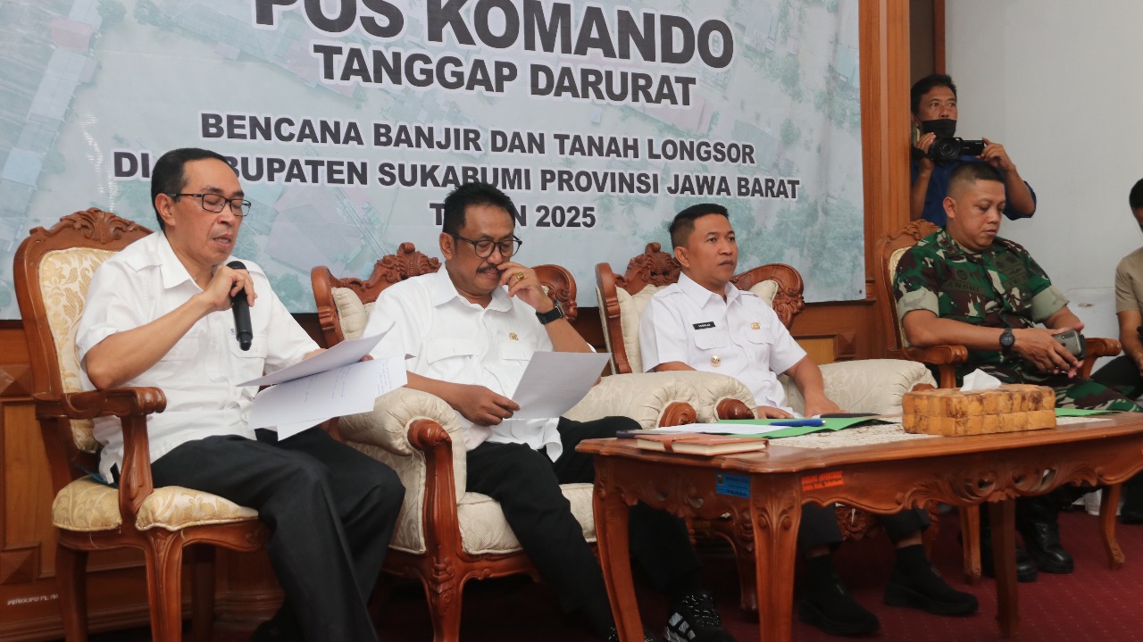 Suasana rapat evaluasi perpanjangan masa tanggap darurat di Pendopo Palabuhanratu, jalan Siliwangi nomor 10. Rabu (12/3/2025).(FOTO : NANDI/ RADARSUKABUMI)