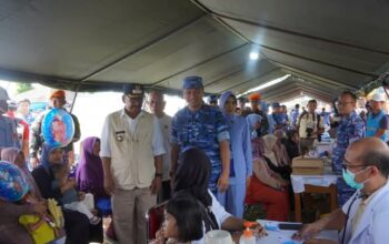 Hari Ulang Tahun (HUT) ke-79 TNI Angkatan Udara, TNI AU melaksanakan kegiatan bakti sosial (baksos) di Parakan Salak, Sukabumi, pada Jumat (14/3/2025).