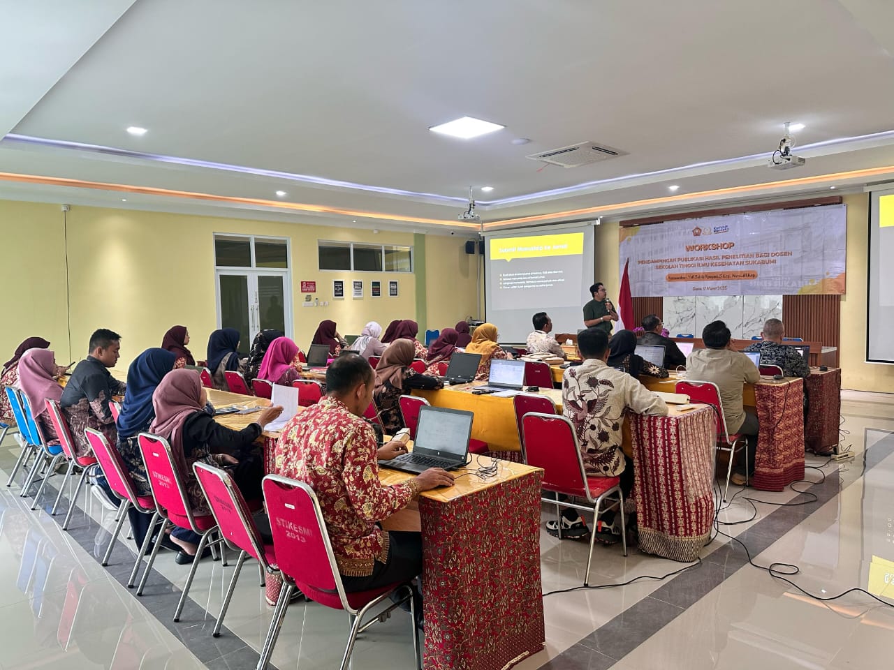 Sekolah Tinggi Ilmu Kesehatan (STIKes) Sukabumi menyelenggarakan Workshop Pendampingan Publikasi Hasil Penelitian bagi Dosen pada Senin, (17/3/2025).