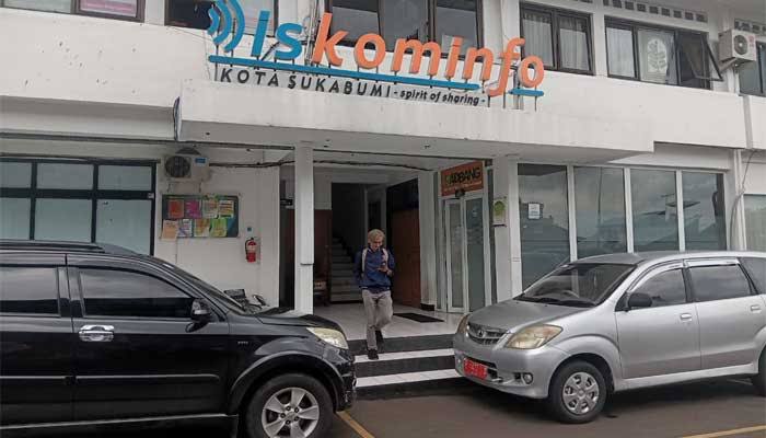 LENGGANG: Kondisi Kantor Diskominfo Kota Sukabumi saat keadaan lenggang, belum lama ini. 
