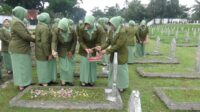 Persit KCK Cab XVII Kodim 0607/Kota Sukabumi Gelar Ziarah dan Tabur Bunga