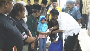 Disdagin Kabupaten Sukabumi Bagikan 5.709 Paket Sembako Bersubsidi di Cisaat