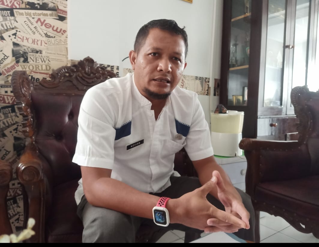 DIWAWANCARA: Kepala Bagian Pengadaan Barang dan Jasa (BPBJ) Setda Kota Sukabumi, Novian Restiadi saat diwawancara wartawan, belum lama ini.