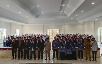 Suasana sosialisasi kewirausahaan dan fasilitasi pembuatan NIB yang digelar dalam rangkaian Muhibah Ramadhan 1446 H/2025 M di Pondok Pesantren Modern Assalam, kecamatan Warungkiara.(FOTO : NANDI/ RADARSUKABUMI)