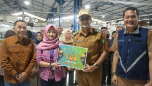 Wawalikota Sukabumi Pelototi Pembagian THR di PT GAI