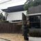 Rumah Mantan Gubernur Jawa Barat Ridwan Kamil terlihat sepi usai beredarnya kabar penggeledahan yang dilakukan oleh Komisi Pemberantasan Korupsi (KPK) pada Senin (10/3) terkait dugaan korupsi di Bank BJB.