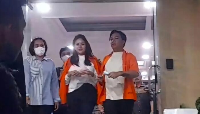 Alasan Nikita Mirzani dan Asistennya Ditahan Polda Metro Jaya