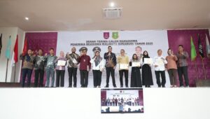 Pemkot Sukabumi Serahkan Beasiswa untuk 66 Calon Mahasiswa Universitas Nusa Putra 