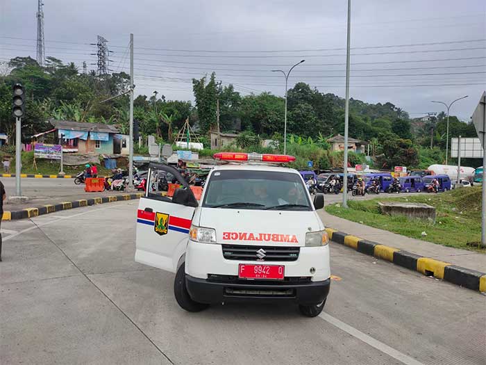 Ambulan Exit Tol bocimi