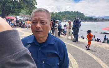 Pantai Karang Hawu Sukabumi