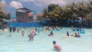 SantaSea Water Theme Park Sukabumi Diserbu Ribuan Pengunjung