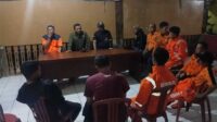 Kelelahan dan Hiportemia, Tim SAR Katulistiwa Sukabumi Evakuasi Dua Pendaki Gunung Salak 