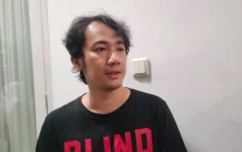 Warga Kota Sukabumi Dudy Syahprialdi selepas bertemu Gubernur Jawa Barat Dedi Mulyadi di Gedung Pakuan Bandung, Sabtu (12/4/2025). (Ricky Prayoga)