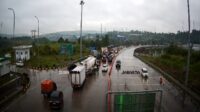 Penampakan Exit Tol Bocimi Kembali Macet di Akhir Pekan 