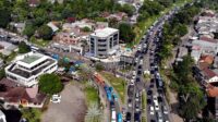 Penampakan Kepadatan di Jalur Wisata Puncak, Ada Rekayasa Lalu Lintas