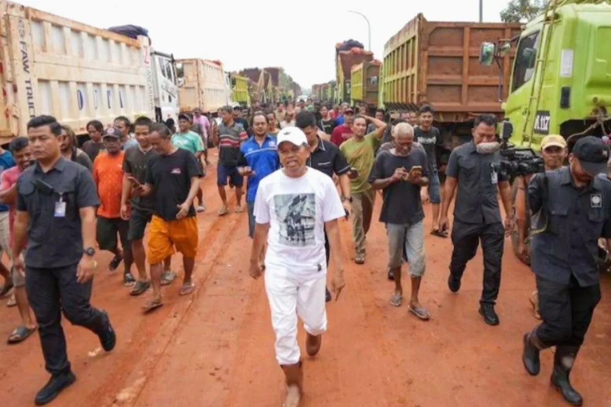 Gubernur Jawa Barat Dedi Mulyadi saat sidak ke lokasi tambang di wilayah Kabupaten Subang. (Pemprov Jabar)