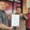 Perwakilan petani korban manipulasi data di Cianjur, Jawa Barat, didampingi kuasa hukum Fan Fan Nugraha melapor secara resmi ke Polres Cianjur, Senin (21/4/2025). (Ahmad Fikri)