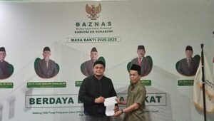 UPZ MD KAHMI Sukabumi Salurkan Zakat ke BAZNAS Kabupaten Sukabumi