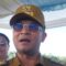 Wakil Gubernur Jawa Barat Erwan Setiawan (tengah) saat memberikan keterangan di Majalengka, Jabar, Senin (7/4/2025). 