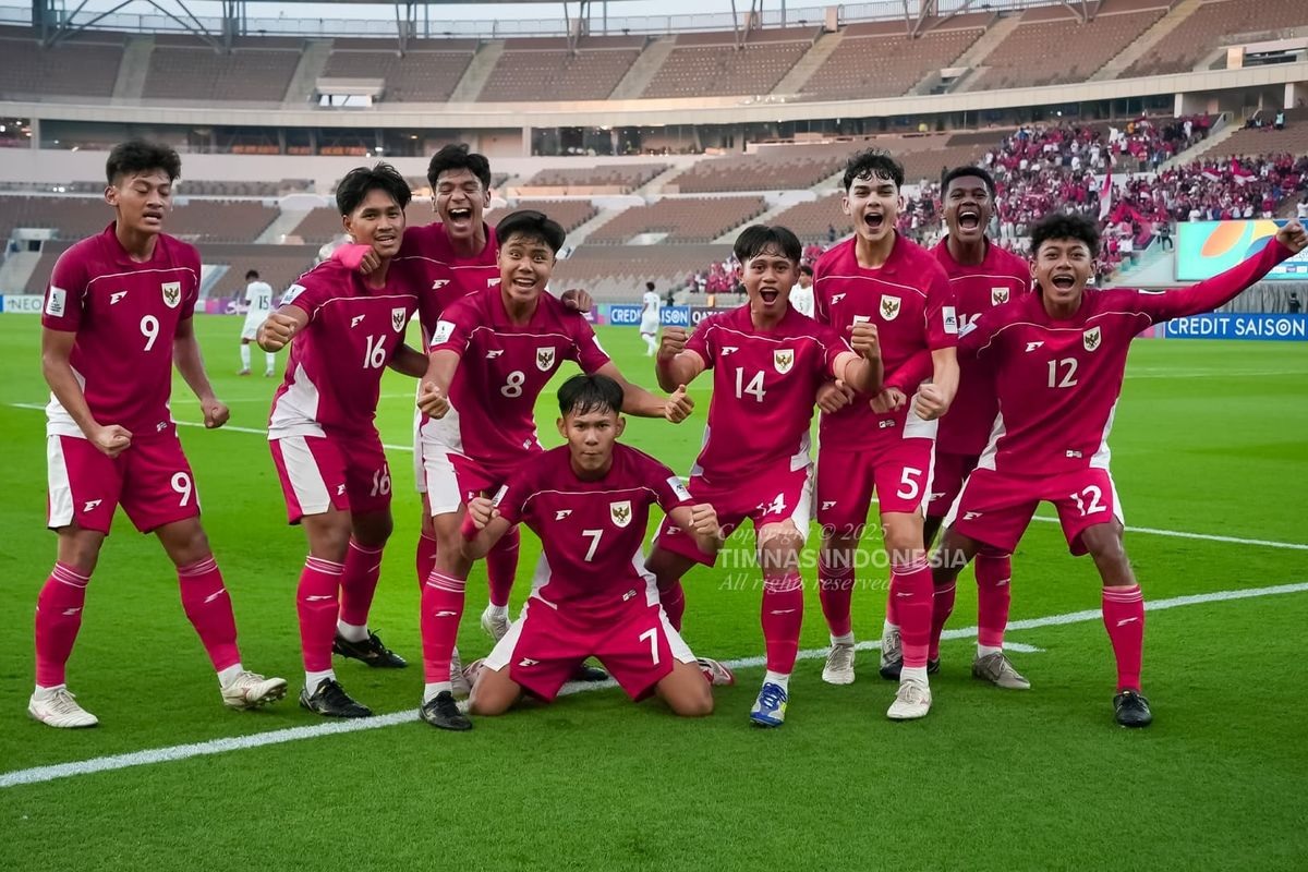 Piala Dunia, Kami DATANG! Berikut update klasemen sementara Grup C Piala Asia U-17 pada Selasa, 8 April 2025. Timnas Indonesia U-17 sudah dipastikan dapat tiket lolos ke Piala Dunia U-17 2025.