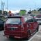 MACET : Petugas Kepolisian saat memberlakukan one way di pintu Exit Tol Bocimi Seksi 3 Parungkuda, Kabupaten Sukabumi pada Jumat (04/04) sore.(FOTO : UNTUK RADAR SUKABUMI)