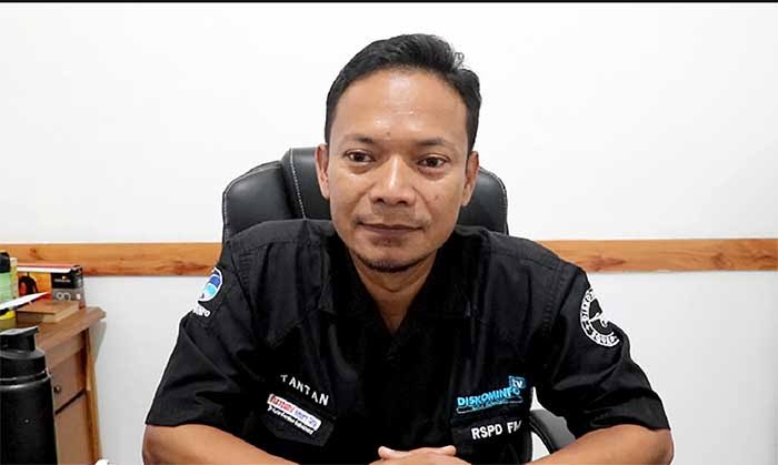 DIWAWANCARA: Kepala Bidang Informasi dan Komunikasi Publik Diskominfo Kota Sukabumi Tantan Sontani saat diwawancara di ruang kerjanya, belum lama ini.(FT: DOK/RADARSUKABUMI)