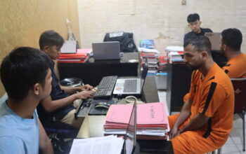 DIAMANKAN: Unit Tindak Pidana Umum Satreskrim Polres Sukabumi Kota mengamankan dua WNA yang diduga terlibat aksi pencurian dengan kekerasan, Rabu (9/4). (FT: IST)