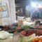 BERJUALAN: Sejumlah pedagang saat melakukan jualan di pasar tradisional Kota Sukabumi, Jumat (11/4).