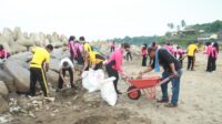 Bhayangkari Daerah Jabar Gelar Aksi Bersih Pantai di Palabuhanratu