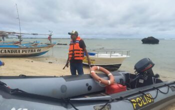 Tim Sar Gabungan saat melakukan upaya pencarian. (FOTO : NANDI/ RADARSUKABUMI)
