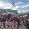 ORASI: Sejumlah mahasiswa yang tergabung dalam Pimpinan Cabang Ikatan Mahasiswa Muhammadiyah (PC IMM) Sukabumi Raya, menggelar aksi unjuk rasa di halaman Balai Kota Sukabumi, Senin (14/4). ( FT: BAMBANG/RADARSUKABUMI)