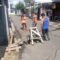 PENINJAUAN: Sejumlah personel BPBD Kota Sukabumi saat melakukan peninjauan jalan berlubang di Jalan Lio Santa RT1/2, Kelurahan Cikondang, Kecamatan Citamiang, Kamis (24/4).(FT: IST)