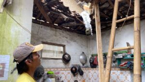 Lapor! Rumah Warga Cisarua Nyaris Ambruk