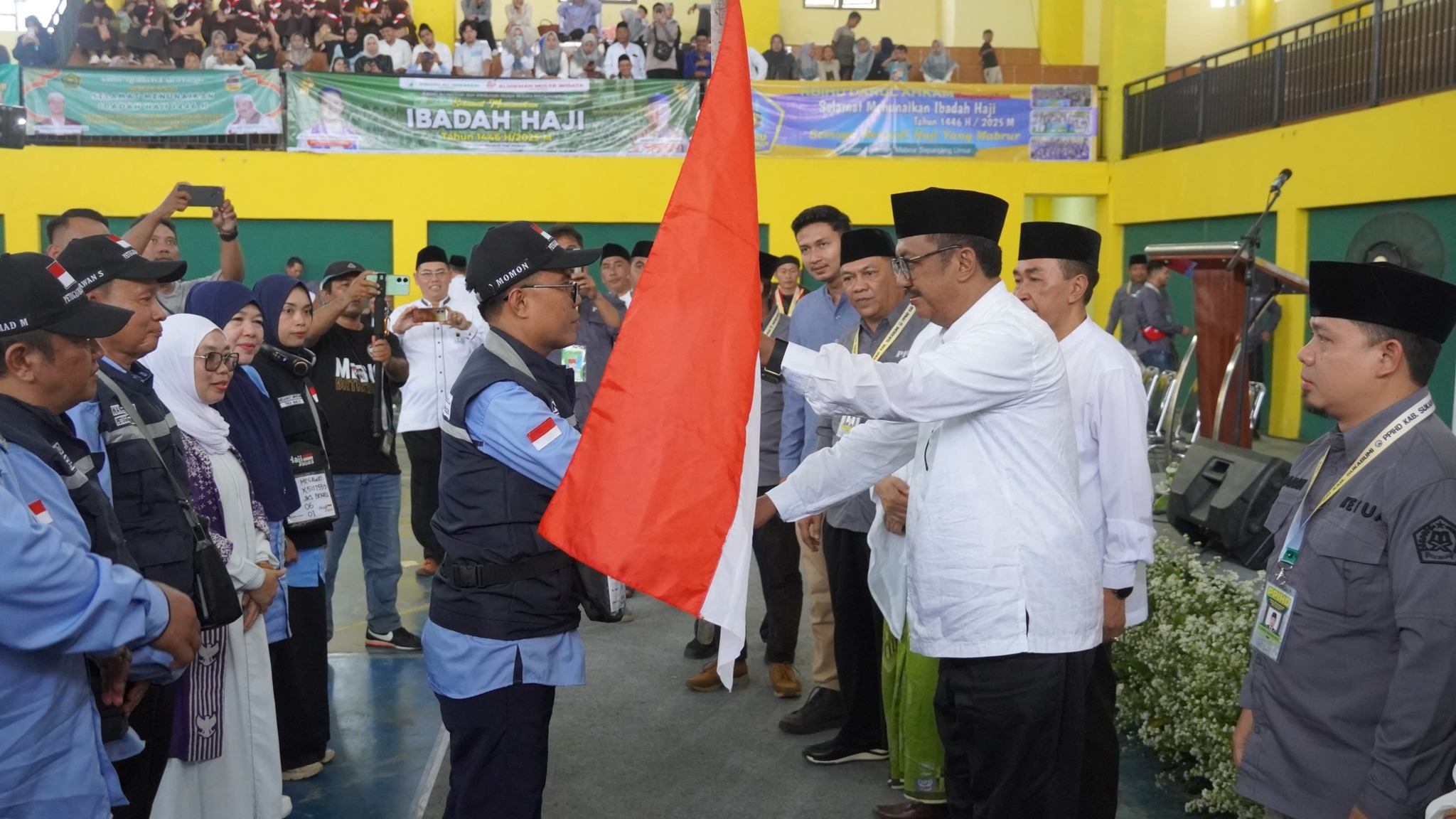 Anggota DPRD Provinsi Jawa Barat dari Fraksi Gerindra, Lina Ruslinawati, diketahui akan berangkat ke Tanah Suci untuk menunaikan ibadah haji.