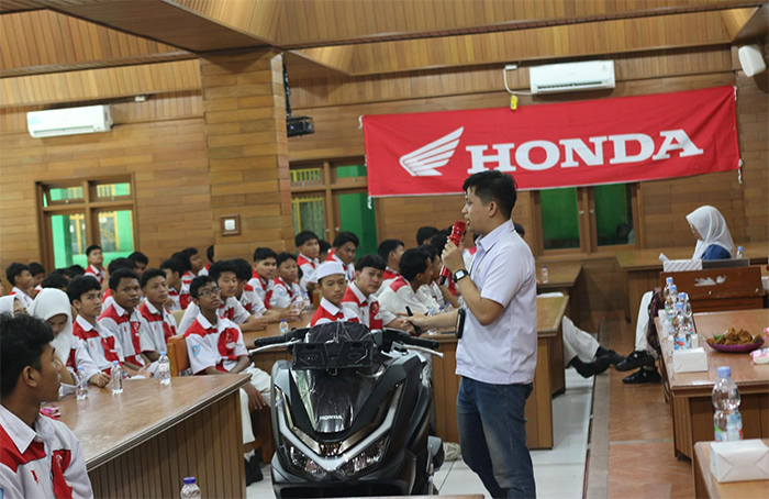 Astra Honda Berbagi Ilmu bersama SMK