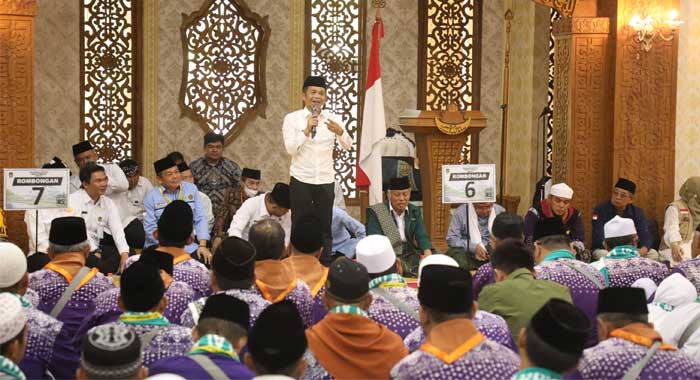 Bupati Purwakarta Saepul Bahri Binzein