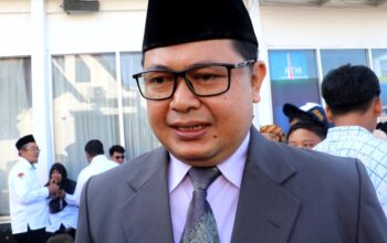 DIWAWANCARA: Kepala Dinas Pendidikan dan Kebudayaan (Disdikbud) Kota Sukabumi, Punjul Saepul Hayat saat diwawancara, Jumat (2/5). 
